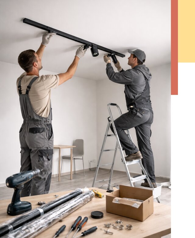 Установка трековых светильников в натяжной потолок в Курске от 4378 руб. | ОТДЕЛОЧНИК-Кус